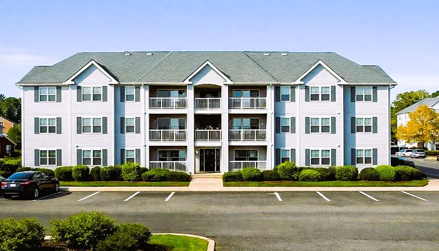 107 Stratford Pl #107