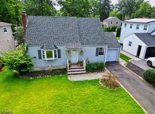 18 Hillcrest Dr, Wayne, NJ 07470