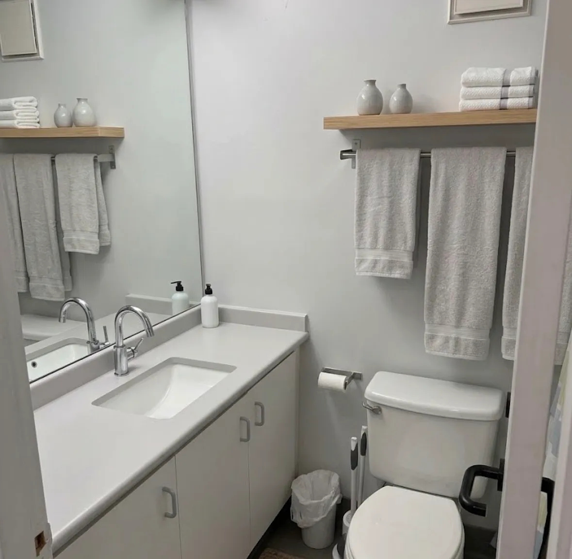 Studio, 650 sqft, $2,500 — Photo 3