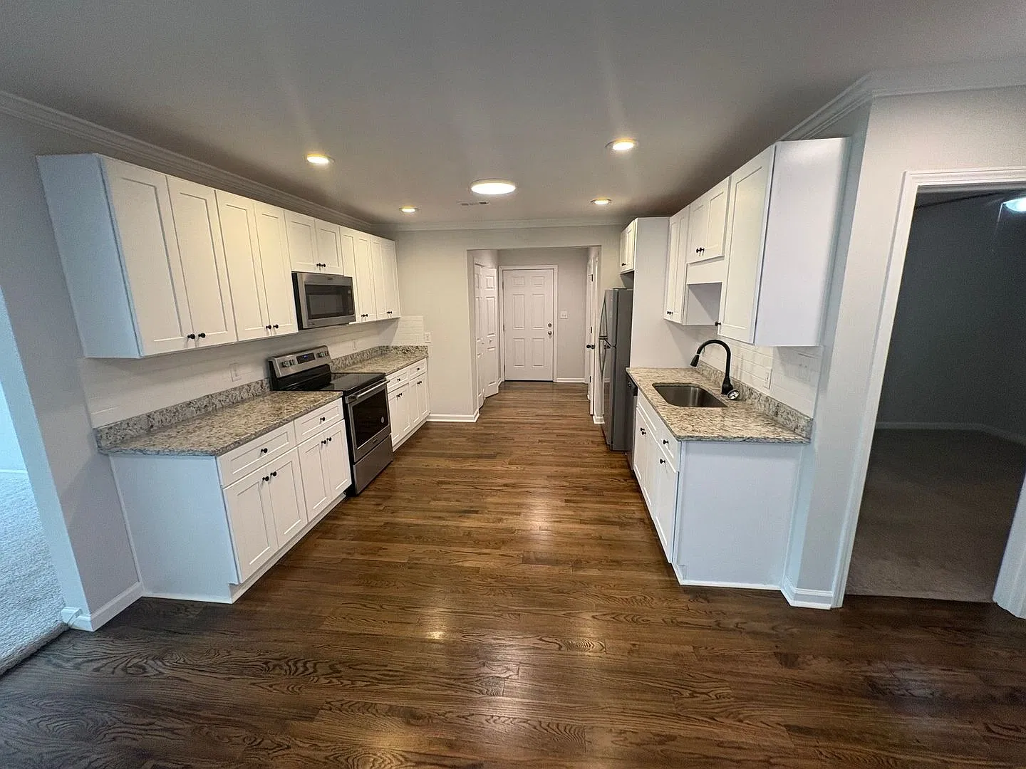 Pre-Leasing For August 10th 2027! — Photo 2