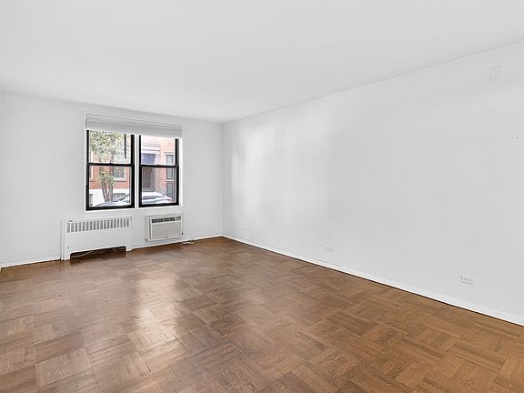 2nd image of 100 Bank St APT 1E
