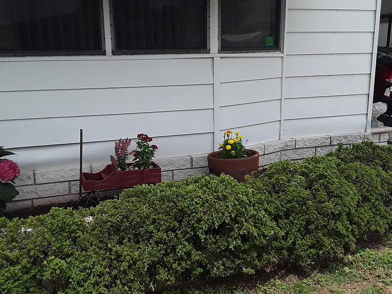 6821 Elderberry Dr — Photo 2