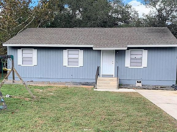 2nd image of 23931 Pine Dr