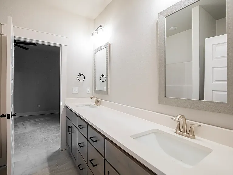 304 Doral Dr — Photo 8