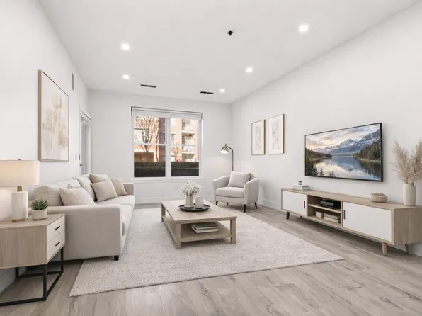 24 Avenue At Port Imperial image 1 of 38