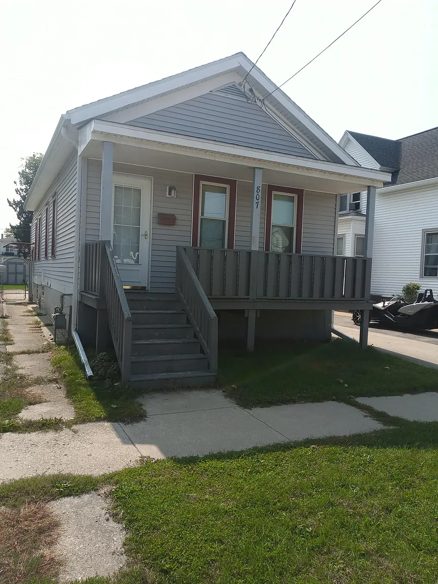 807 46th St photo 1