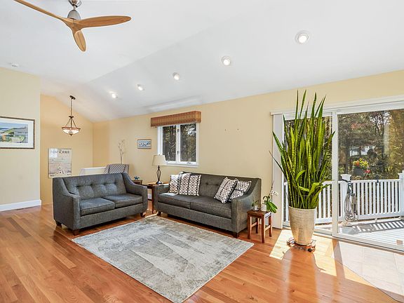 5th image of 240 Surf Drive