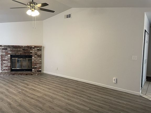 4th image of 1117 Marston St