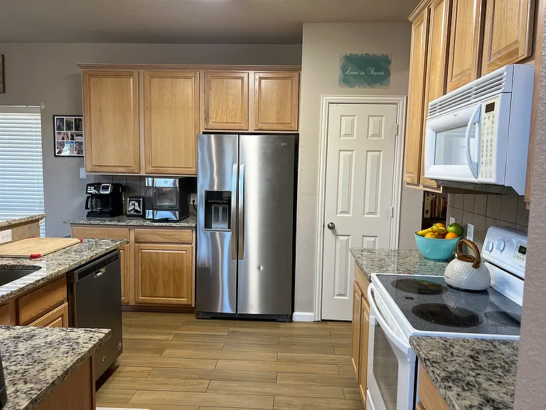 10215 Waterbury Dr — Photo 30