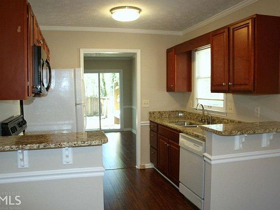 3rd image of 2795 New South Dr