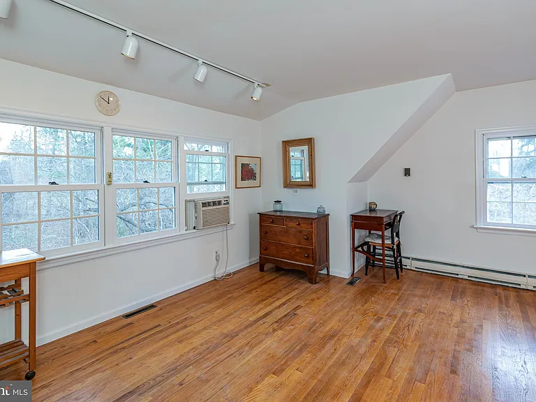 607 Rosedale Rd — Photo 8