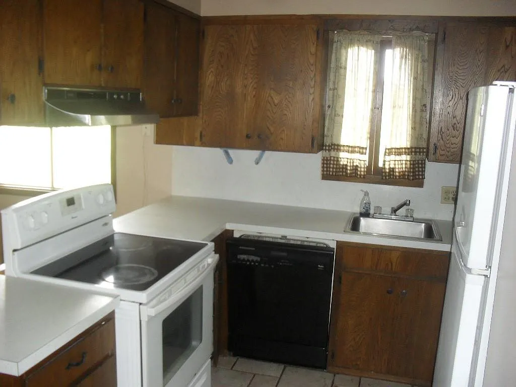 2 bed, $725 — Photo 2