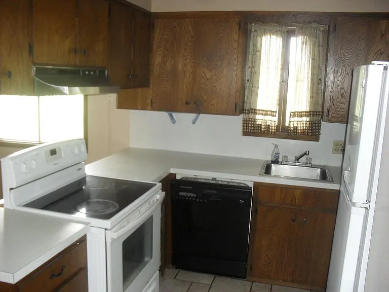 1444 N B St #5 — Photo 1