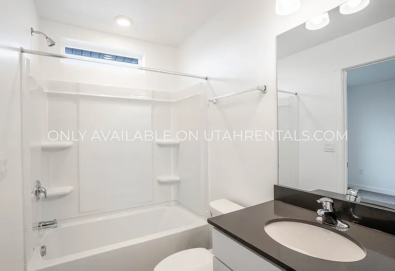333 S 1110 W — Photo 16