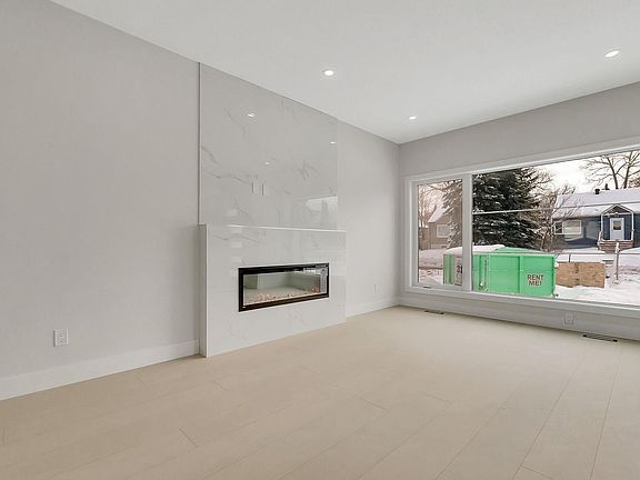 5th image of 11132 72nd Ave NW