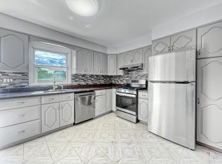 15 Calvi Ln, Yonkers, NY 10701