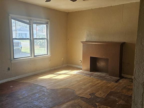 4th image of 2601 SW A Ave