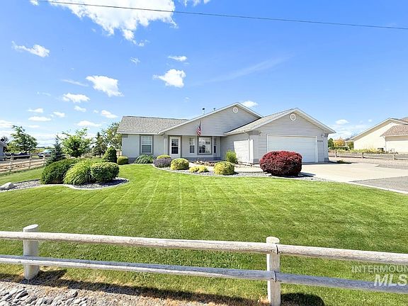 3rd image of 2335 Garey Ln
