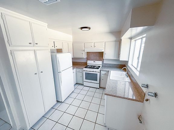 5th image of 25830 Viana Ave APT 4
