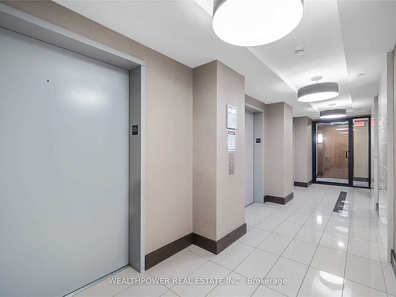 4th image of 388 Yonge St #6504
