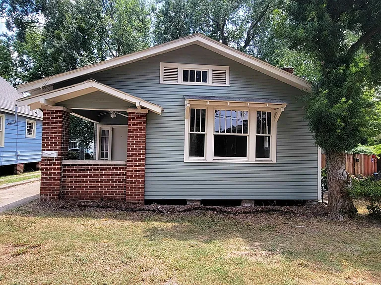 342 E State St — Photo 1