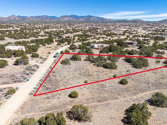 3rd image of 15 Chapala Rd