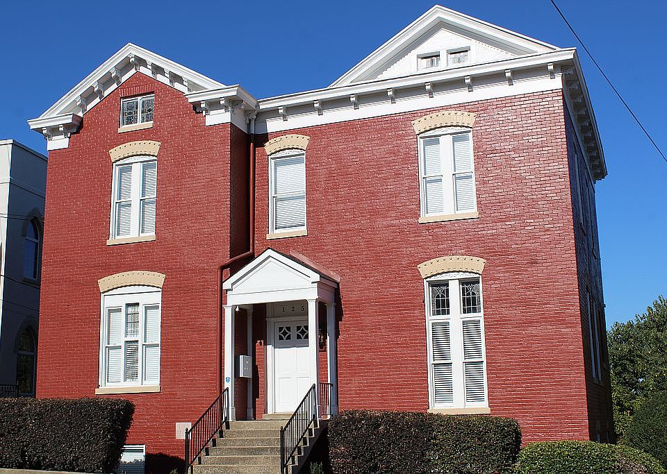 1st image of 125 Jefferson Ave
