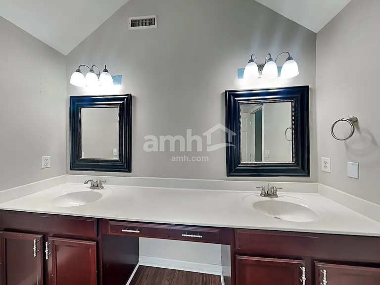 5716 Parkstone Dr — Photo 17