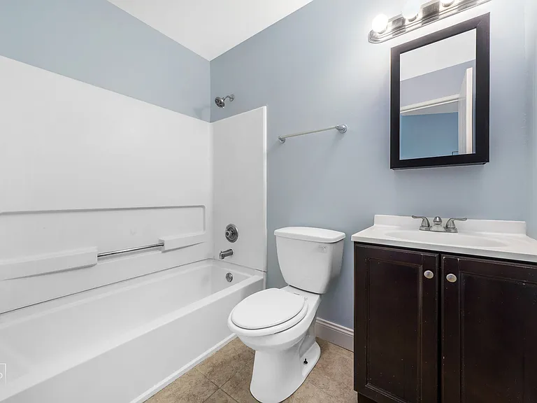 720 Inland Cir #302 — Photo 8