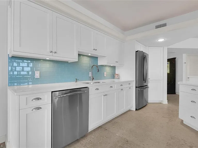 4901 Gulf Shore Blvd N #201 — Photo 9