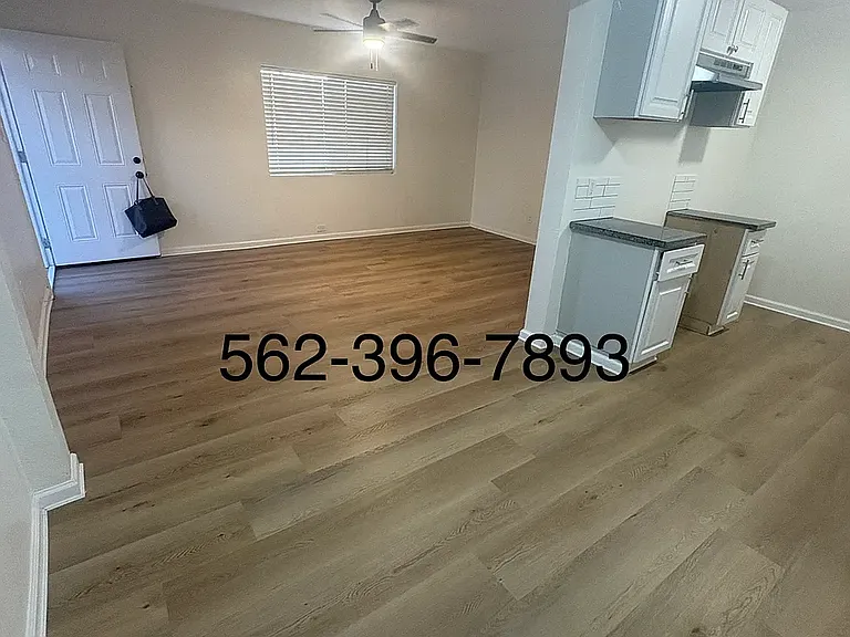 102 E Indigo St #6 — Photo 8