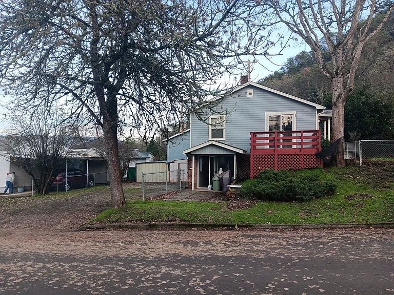 1144 W Military Ave — Photo 2