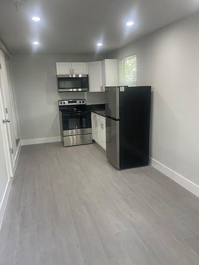 1st image of 12322 NE 6th Ave #3