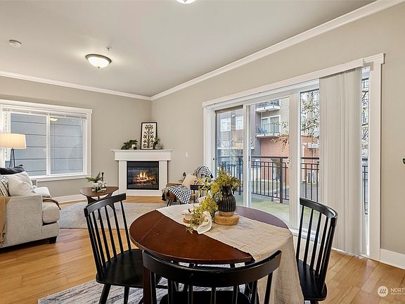 5th image of 1015 Railroad Avenue #219