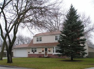 530 Raupp Blvd, Buffalo Grove, IL 60089