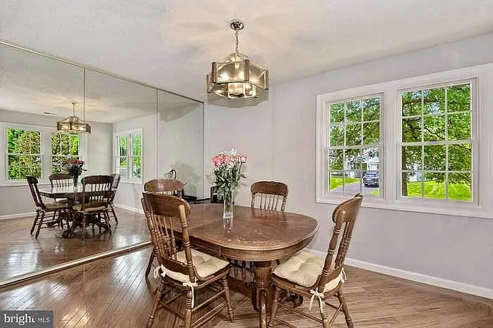 100 Elm Tree Ln — Photo 26