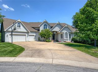 601 SW Forestpark Ln, Lees Summit, MO 64081