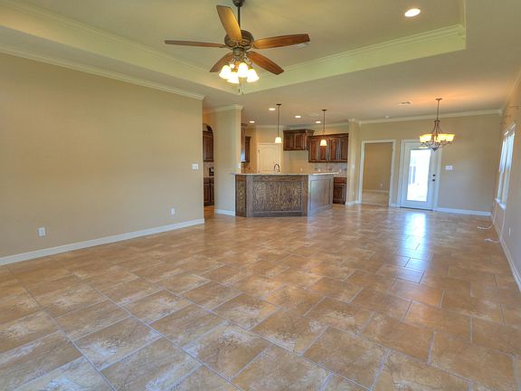 3rd image of 2319 Gilmour Ave