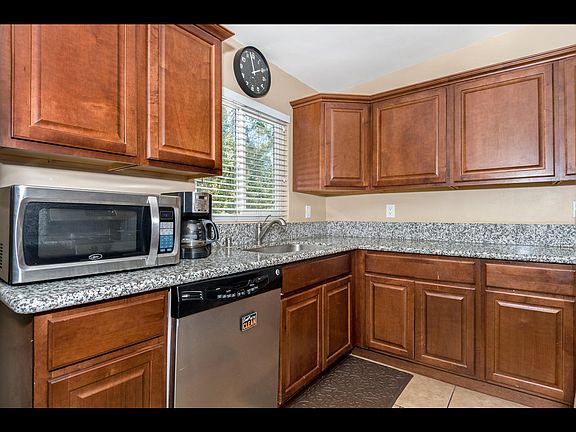 5th image of 868 Valley Village Dr