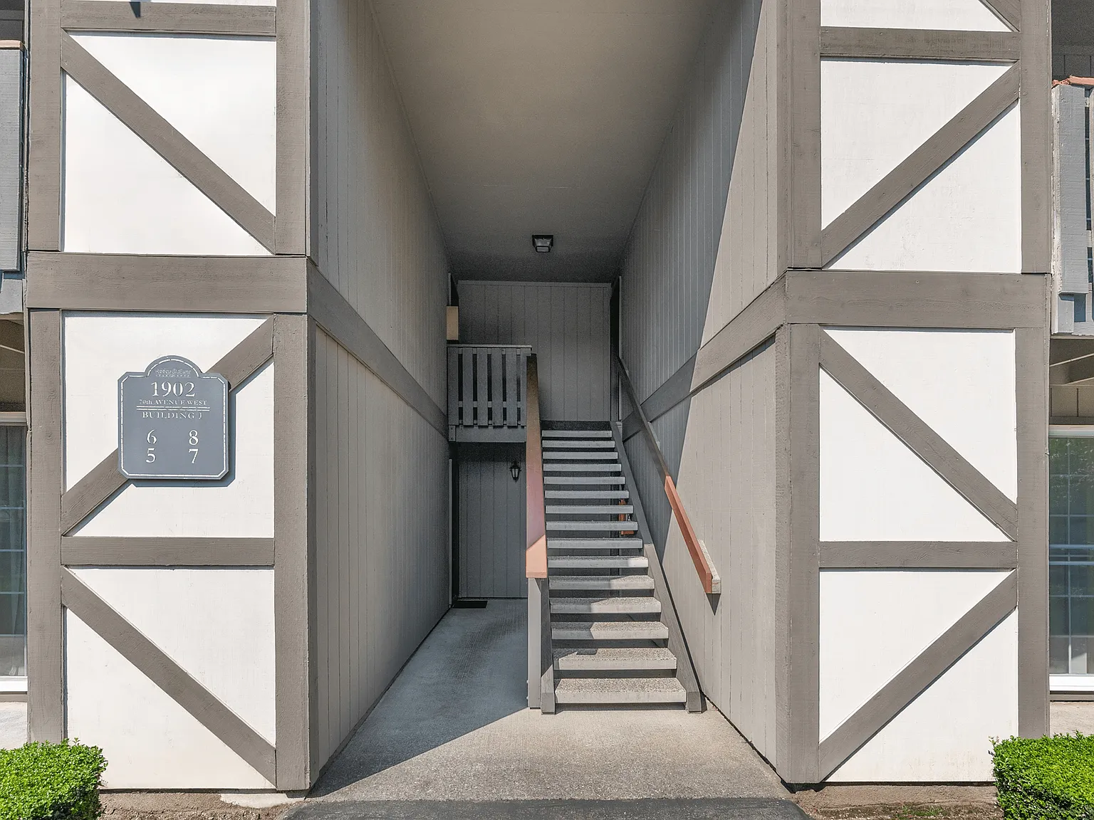 Abbey Lane Apartments — Photo 3