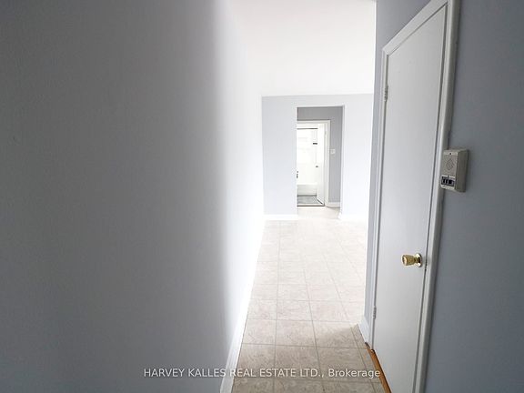 5th image of 2434 Keele St #10