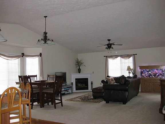 3rd image of 8795 New Country Dr