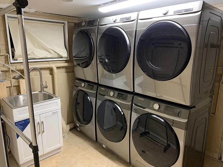 Non-coin dedicated Washer/dryer for each unit (basement/1st/2nd floor)