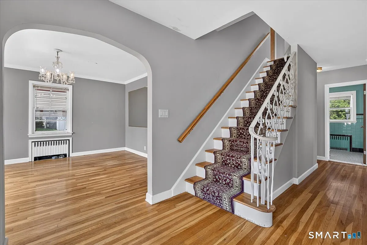 3 bed, 1.5 bath, 2289 sqft, $3,000 — Photo 3