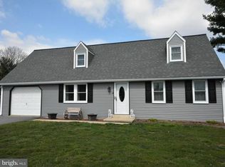 13 Hillcrest Dr, Millersville, PA 17551