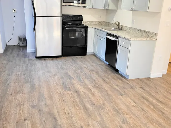 1401 Pleasant St, Worcester, MA 01602