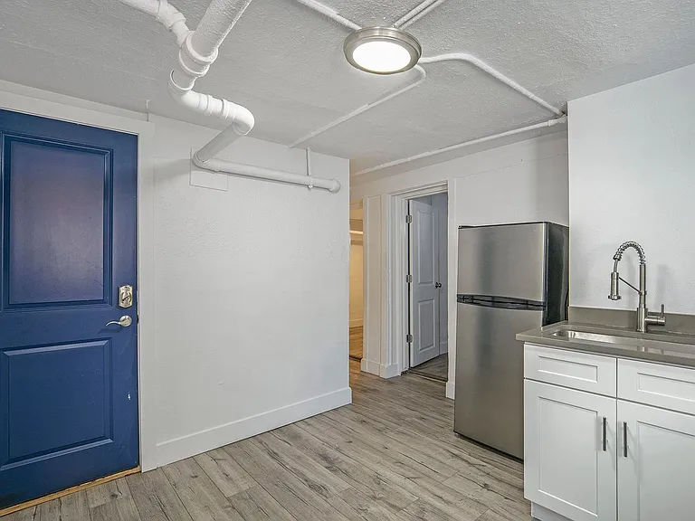 1159 N Corona St — Photo 5