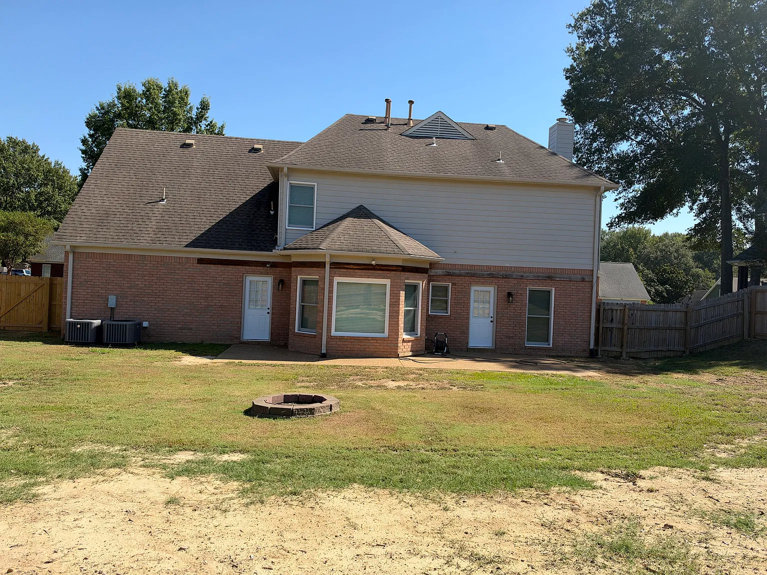 3 bed, 2.5 bath, 2509 sqft, $2,850 — Photo 2