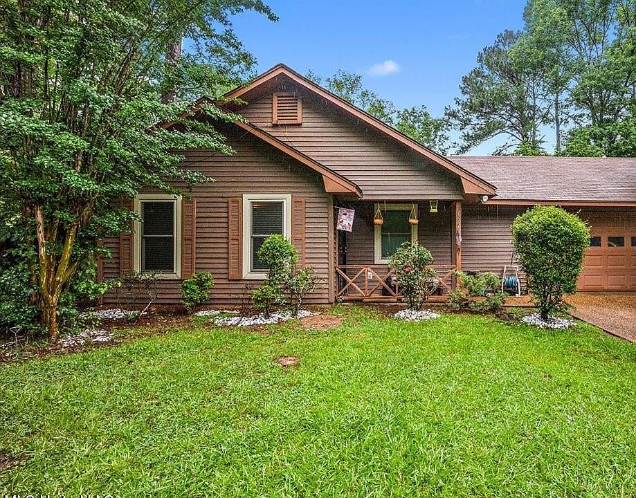 1st image of 152 Holly Hill Dr