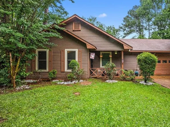 152 Holly Hill Dr, Jackson, MS 39212